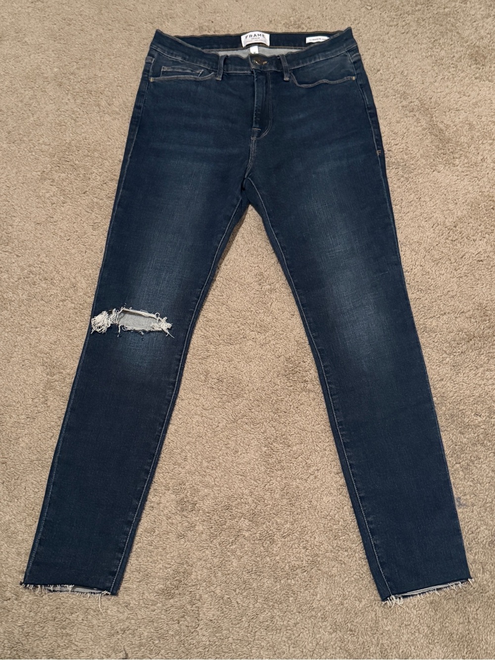 NWOT FRAME Le Skinny de Jeanne Distressed Raw Hem Jeans Size 31